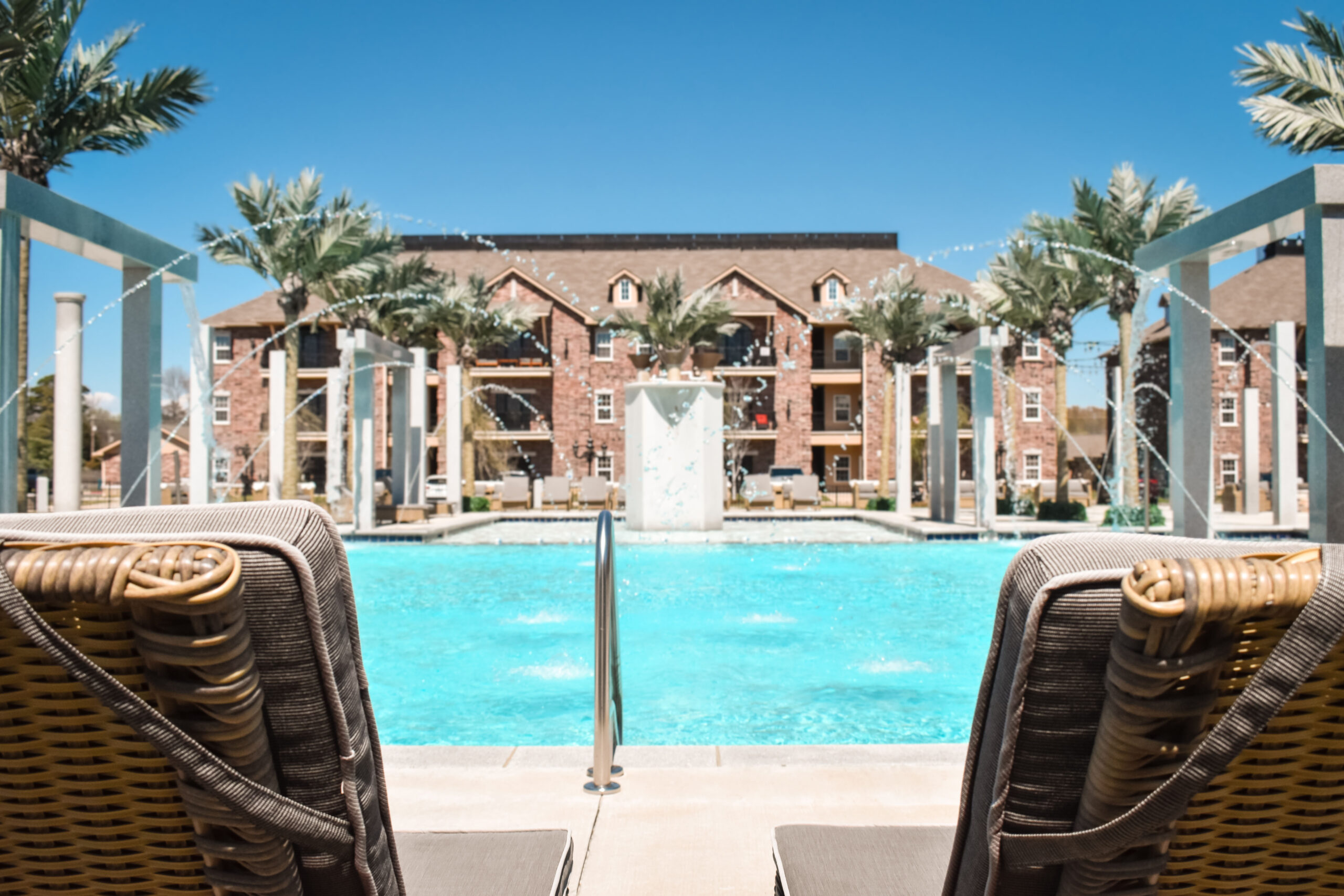 Fountaine Bleau Apartments 