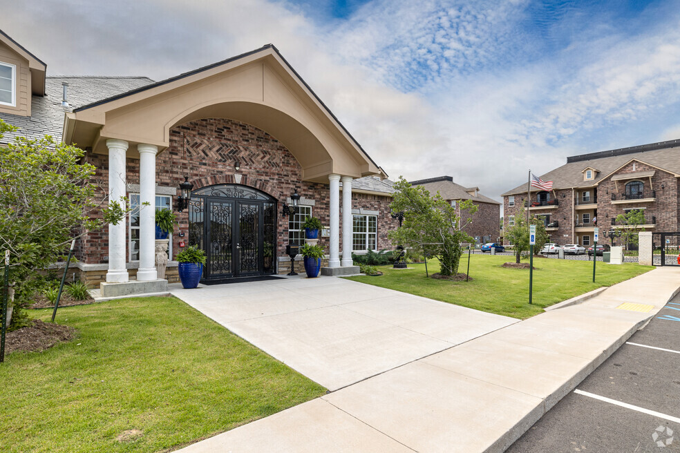 Fountaine Bleau Apartments