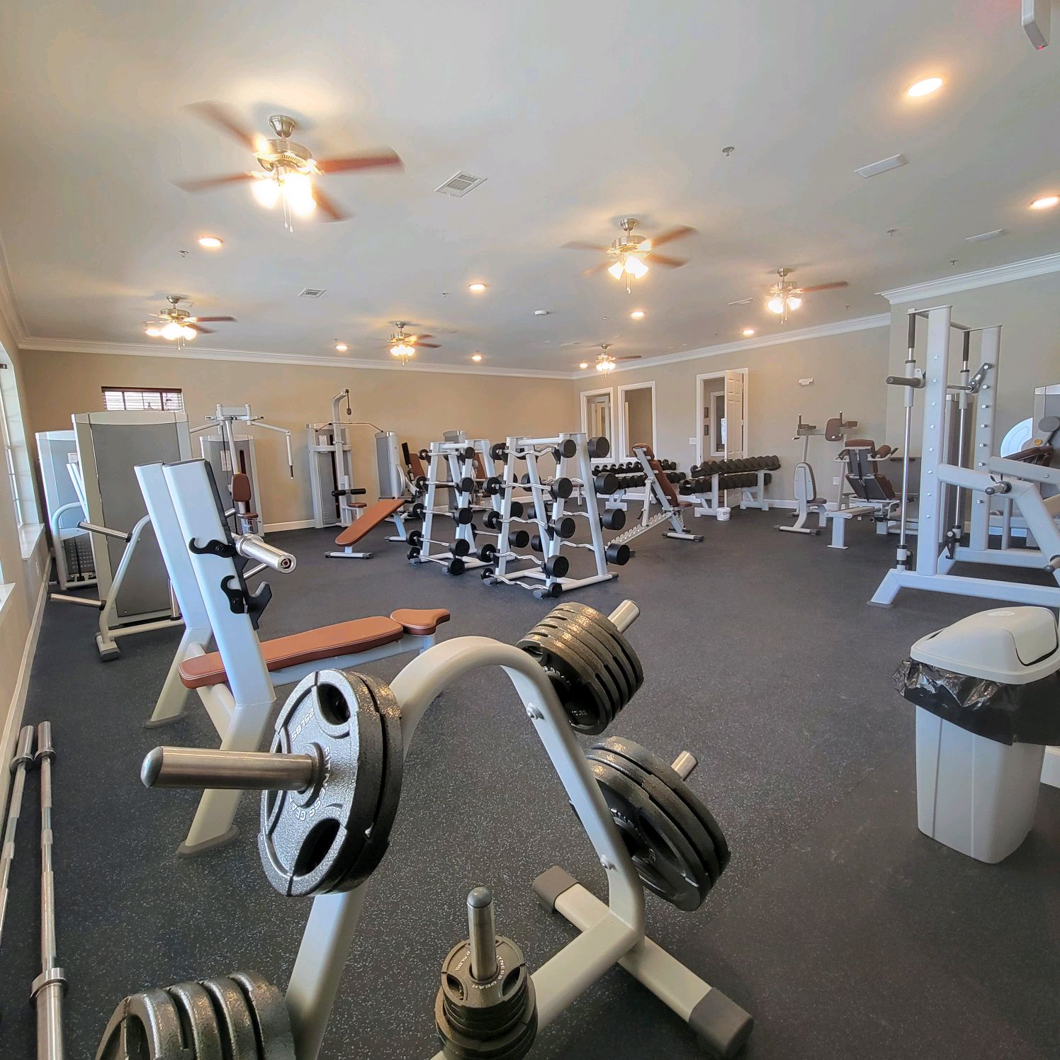 Fountaine Bleau Apartments 